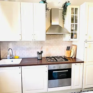 https://prada-milan-apartment.italymilanhotels.net